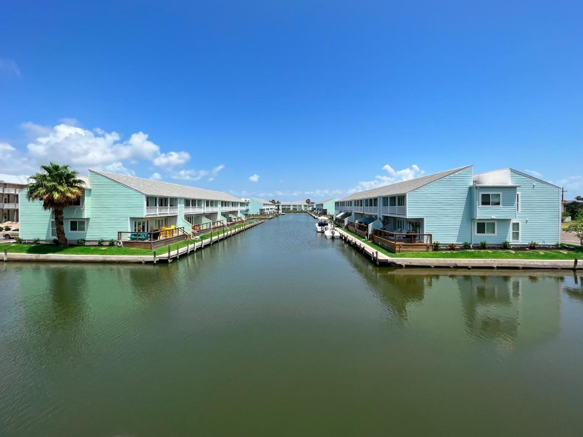 Rockport Waterfront Condo With A View Extérieur photo