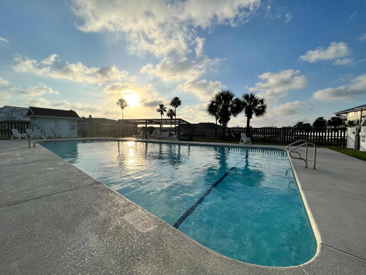 Rockport Waterfront Condo With A View Extérieur photo